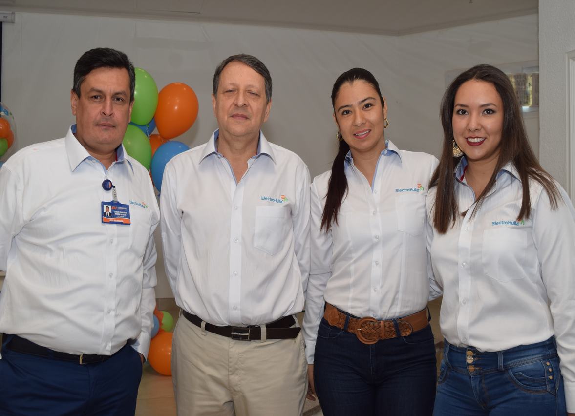 Carlos Francisco Rincón, Arnulfo Rojas Pascuas; Subgerente Administrativo, Ángela Ramírez y Paula Cruz.